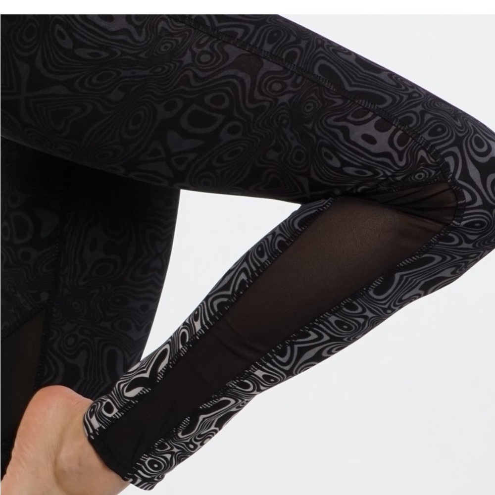 NWT Codefit Black Yoga Pant Leggings w/Mesh Cut Out (S/M)